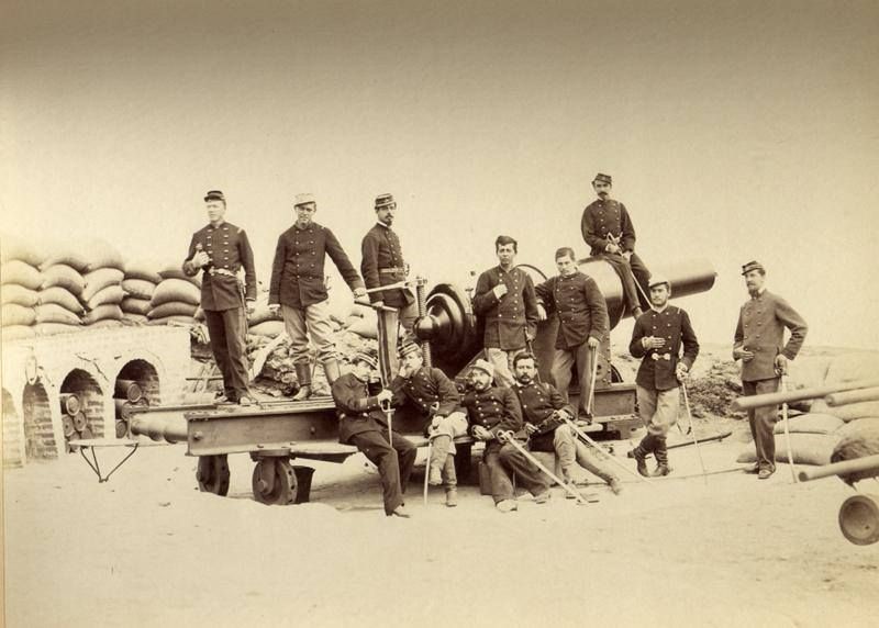 Cañón Vavasseur, en Fortaleza del Morro de Arica. Fotógrafo: Spencer y Cía., 1881. Colección Archivo Fotográfico, Museo Histórico Nacional.
